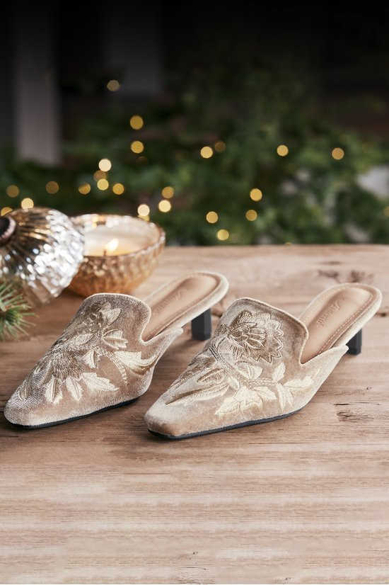 1dc40__french-greyivory_3