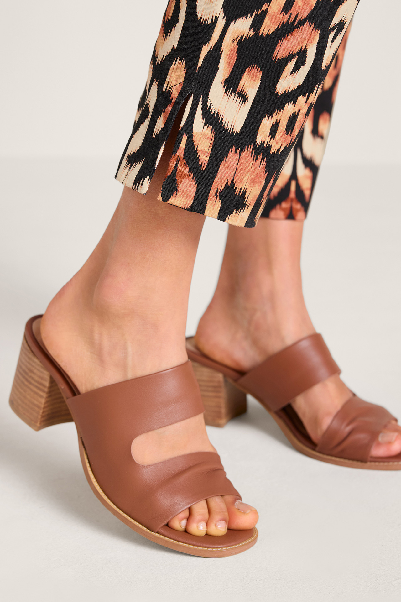Salt + Umber Tandem Slides