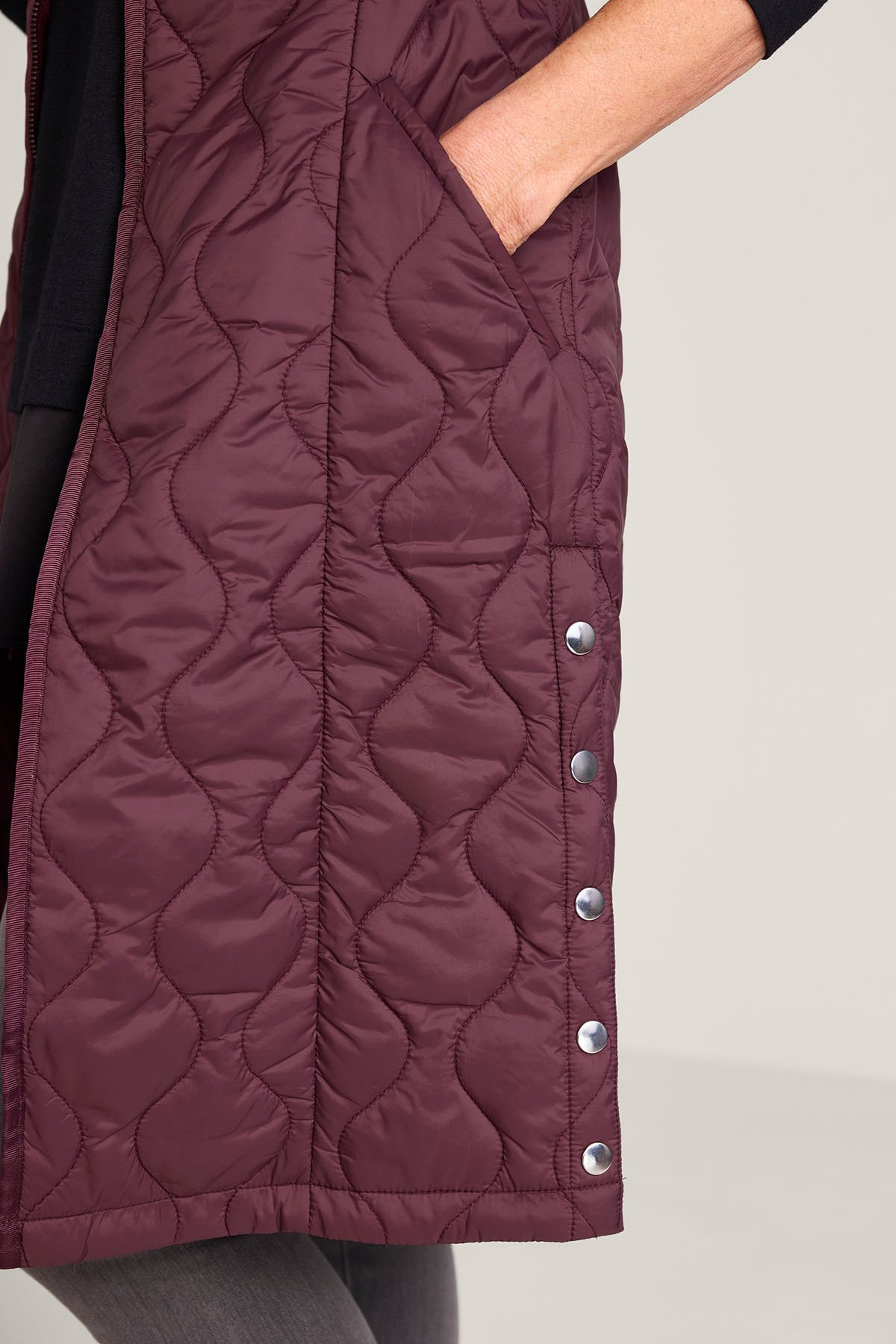 Daybreaker Lightweight Long Quilted Vest - thumbnail 5