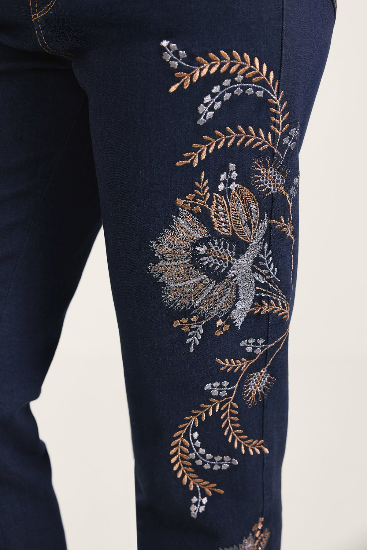 Metallic Embroidered Straight Leg Jeans - thumbnail 5