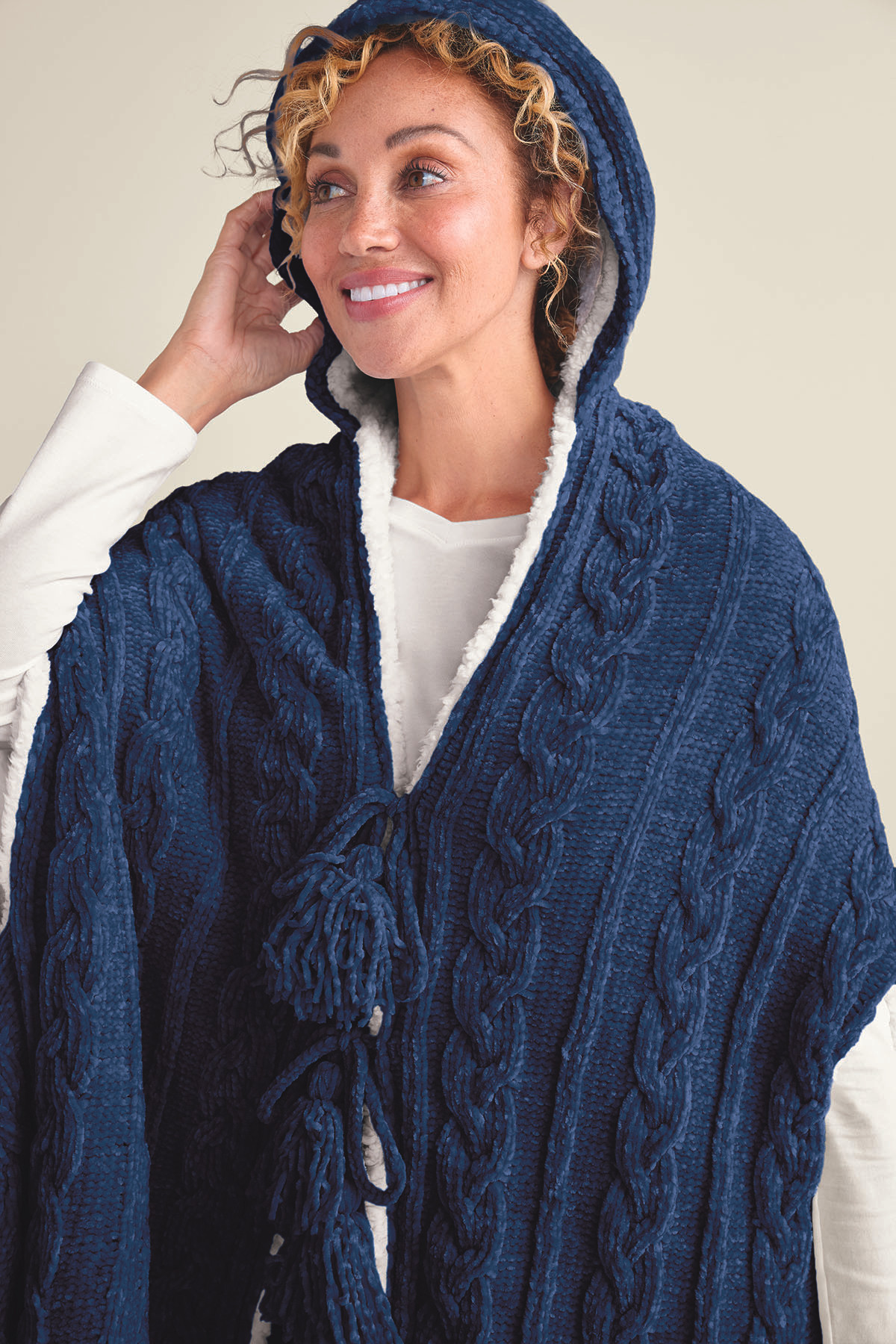 Chenille Sherpa Wearable Throw - thumbnail 4