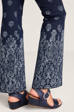 2hd78__navy-scroll-border_5