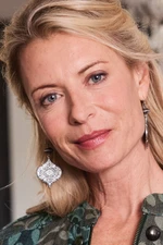 Pippa Pendant Earring