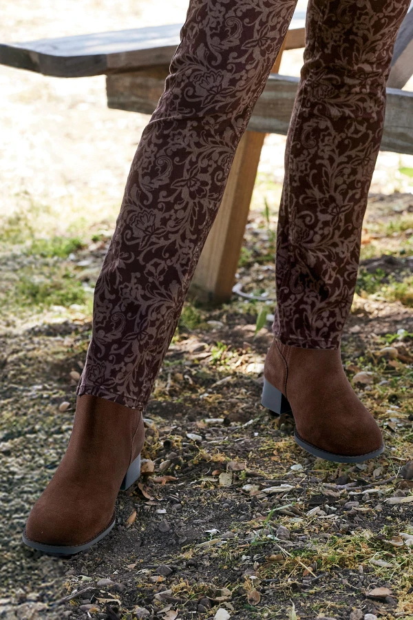 1dm78__chocolate-suede_2