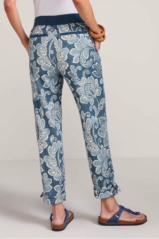 2cy73__blue-tapestry-scroll_3