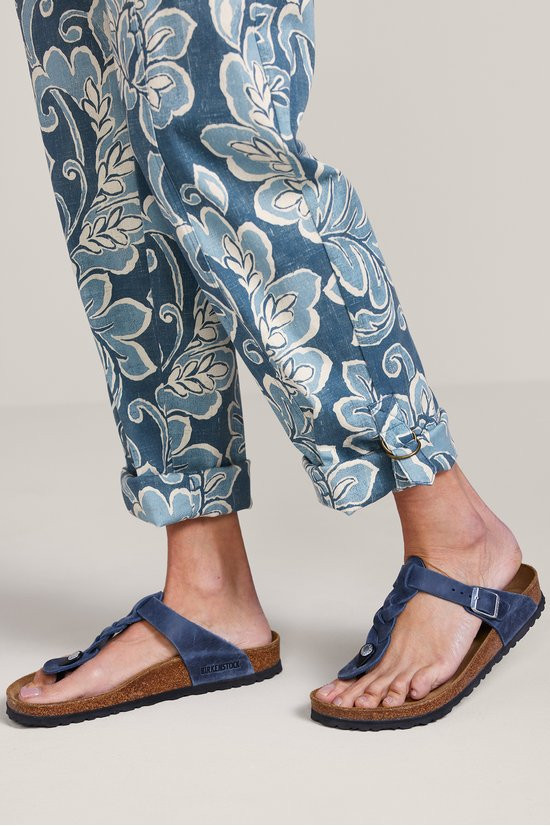 2cy73__blue-tapestry-scroll_5