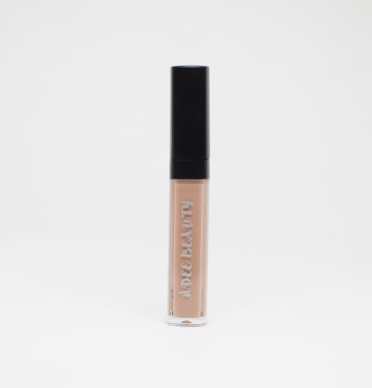 Application For a natural shine, apply one coat onto the center of lips and brush towards the outer