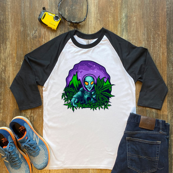 Black Unisex 3/4 Sleeve Raglan Shirt Gildan 5700 Alien Cannabis Garden