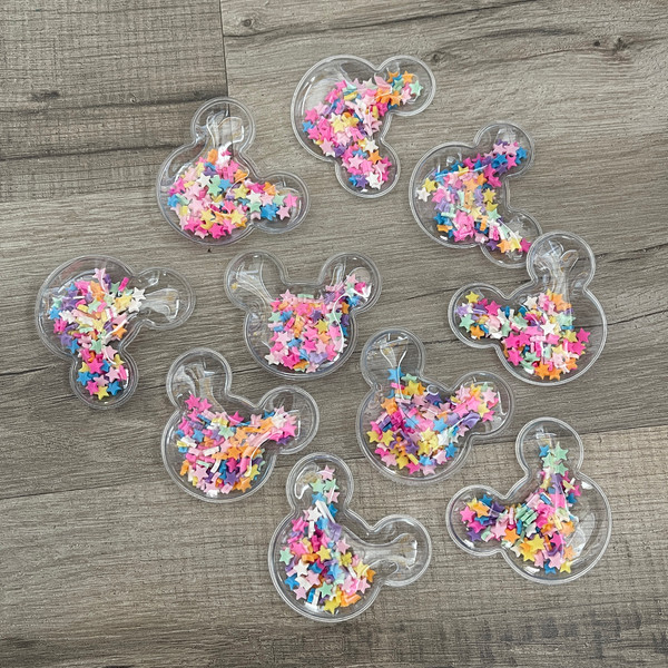 10 x Mickey head shaker cabochons (can be drilled to make charms))