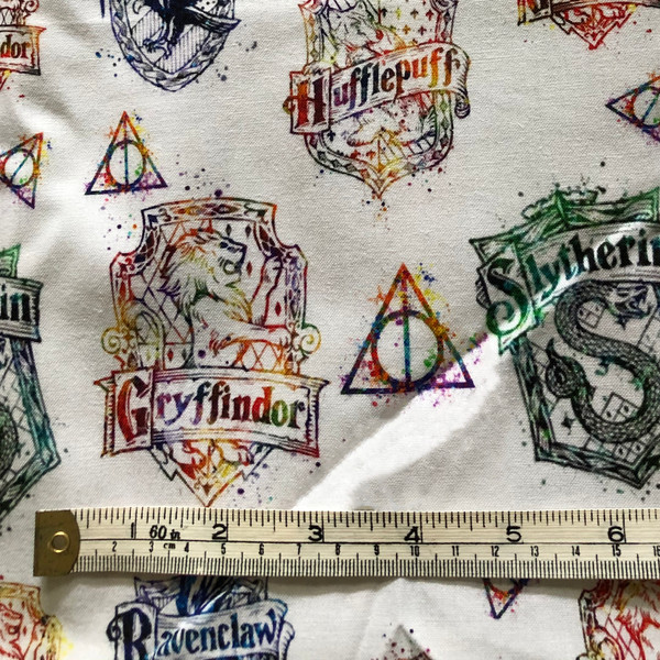 (DISCONTINUE) Harry Potter houses 100% cotton fabric, HALF METRE
