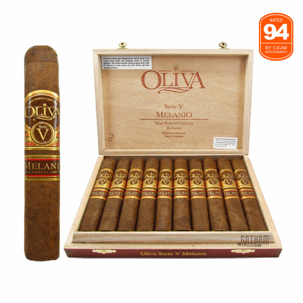 Oliva Serie V Melanio Robusto Open Box and stick