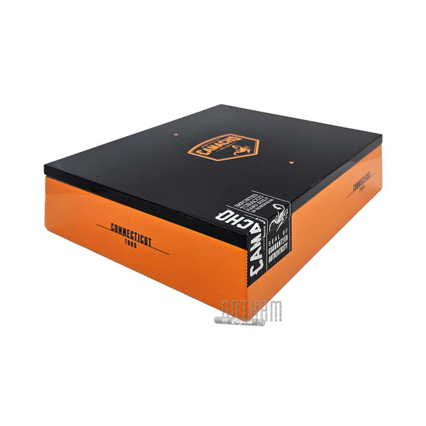 Camacho Connecticut Toro box close side