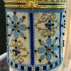 FS-R-34d Blue & Gold Floral 10"x 7" 18 Mesh w/Hardware Model Shown Funda Scully