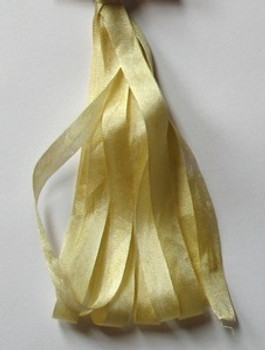 SR-7MM-153 Egg Custard Dinky-Dyes Silk Ribbon 7mm 153 - Egg Custard