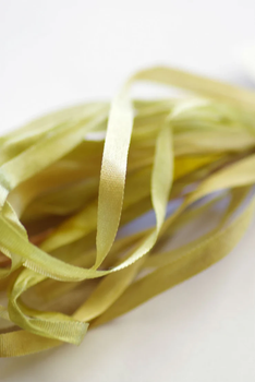 SR4 975 Meadowgrass 4mm Silken Ribbon Thread Gatherer SR4 975 Meadowgrass 4mm Silken Ribbon Thread Gatherer