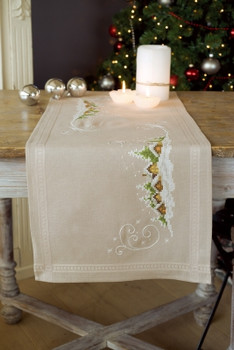 PNV150980 Vervaco Village in the Snow Table Runner