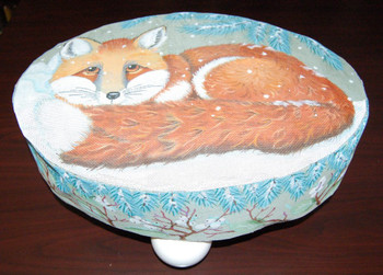 ED-17145 Snowy Red Fox Footstool Oval 18g, 12" x 14" DeDe's Needleworks