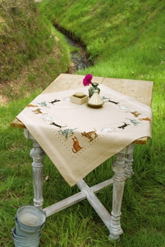 PNV148520	Tablecloth Cats of all Colours   Vervaco 