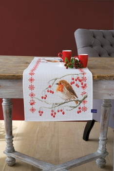 PNV155637	Robin Table Runner Vervaco 