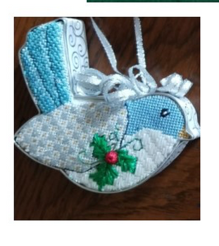 CANX5	Bird with Holly	18 Mesh CANVAS COOKIE Cheryl Schaeffer And Annie Lee Designs