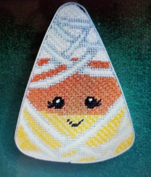 CANH3 MUMMY Candy Corn	18 Mesh CANVAS COOKIE Cheryl Schaeffer And Annie Lee Designs