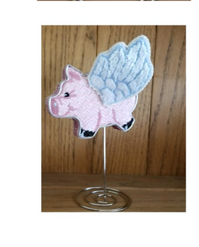 CANM32A    Pig Wings	Only	18 Mesh CANVAS COOKIE Cheryl Schaeffer And Annie Lee Designs