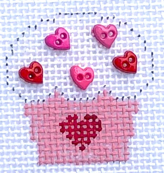 HB-32 Mini - Hearts Cupcake 1 1⁄2 x 1 1⁄2 18 Mesh Hummingbird Designs