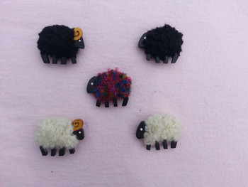 M02 Black Sheep Magnet Camus Wooly Top Right