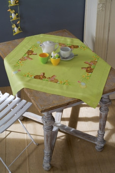 PNV150409 Vervaco Counted cross stitch kitEaster Bunnies - Table Cloth