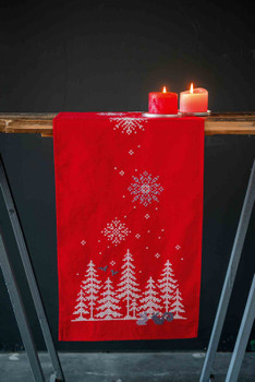 PNV171573 Vervaco Christmas Trees & Forest Animals Table Runner
