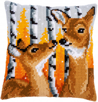 PNV168831 Deer Cushion Vervaco