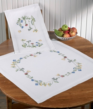 277866 Permin Kit Almondflowers - Table Topper (bottom)