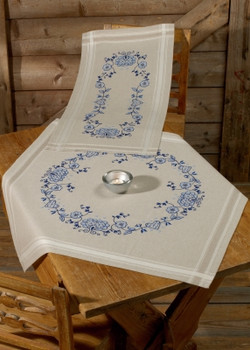 637711 Permin Kit Blue - Table Runner (top)