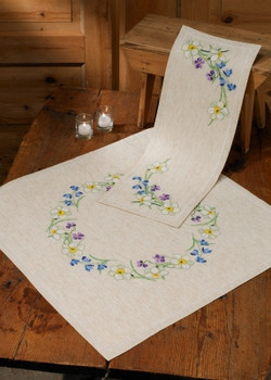 638822 Permin Kit Springflowers - Table Topper (top)