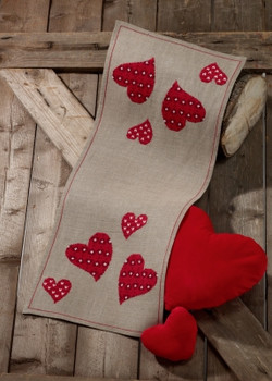 687275 Permin Kit Red Hearts Table Runner