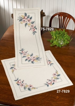 757829 Permin Kit Roses Table Topper (top)