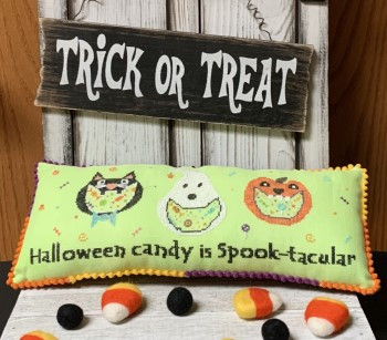 Halloween Candy 207w x 74h Needle Bling Designs 22-2883 YT NBD208