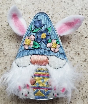 CANG1 Easter Gnome 18 Mesh CANVAS COOKIE Cheryl Schaeffer And Annie Lee Designs