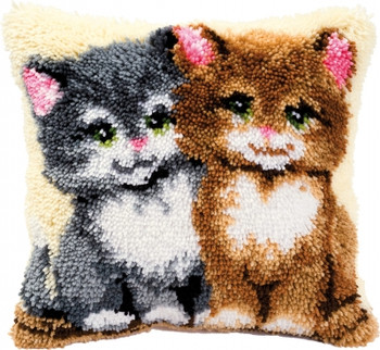 PNV14131 Cats - Latch Hook Cushion Kit Bear cub Vervaco