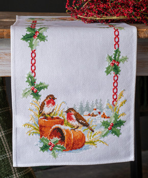 PNV147403 Robins in Winter - Table Runner Vervaco Counted cross stitch kit