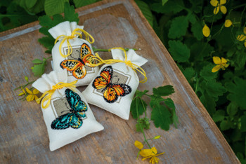PNV147918 Butterflies on Bags (set of 3) Vervaco Kit