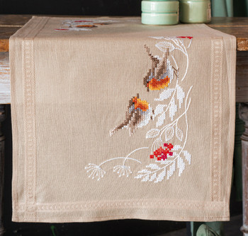 PNV187947 Robins in Winter - Table Runner Vervaco