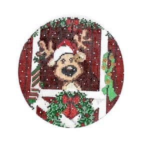 SS-XO 04 Reindeer in front of Barn  5” rd 18 Mesh Simply Shelly