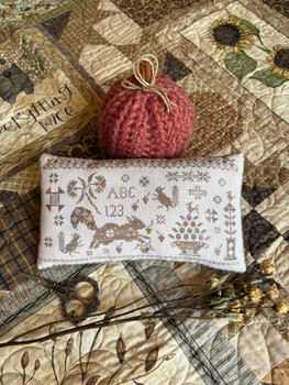 SASSY SQUIRREL PINKEEP by Pansy Patch Quilts & Stitchery PreOrder