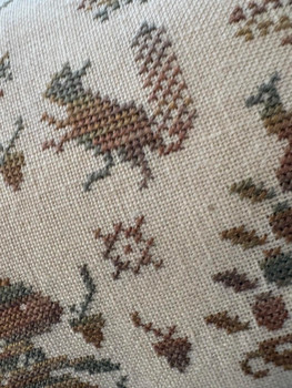SASSY SQUIRREL PINKEEP by Pansy Patch Quilts & Stitchery PreOrder