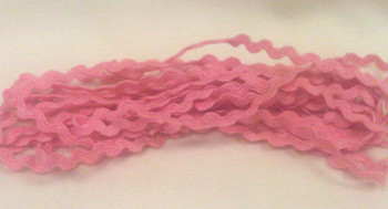 D-030 Watermelon Juice Rick Rack 1/4" (3yds) by Dames Of The Needle