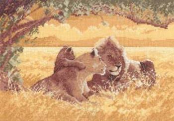 HCK618 Heritage Crafts Kit Lions by John Clayton 5.75" x 5"; Evenweave; 28ct