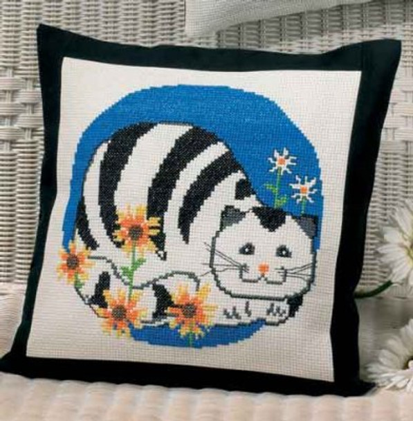 929182 Permin Cat w/flowers Pillow