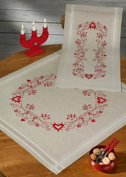 635686 Permin Kit Christmas in Red Table Runner (upper right)