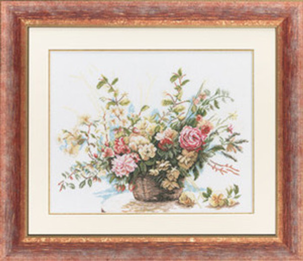 PN8004 Lanarte Kit Book of Roses 20" x 16"; Linen; 30ct